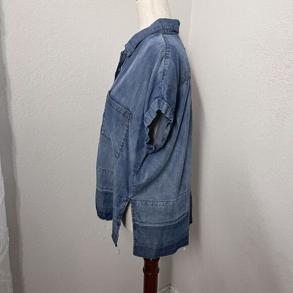 RAILS Button-Front Blue Chambray Shirt Women Size Medium Raw Hem Short Sleeve - Picture 3 of 8